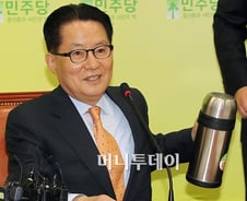 "고맙다 안상수" 화색 돈 민주 