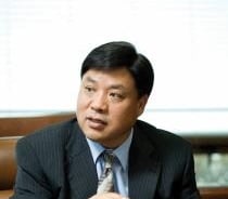 셀트리온 서정진 회장, 애플證 인수한다