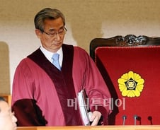 이강국 헌재소장 "선진국 되려면 법치주의 확립해야"