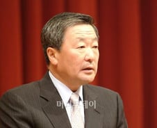 구본무 LG 회장, "시장선도는 반드시 가야할 길"