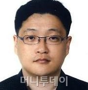 [기자수첩]윤증현 장관, 사슴 쫓으면서 산도 봐야