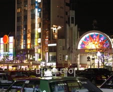 "빛으로 일본의 거리를 접수하겠습니다"