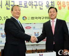 창원시, "당장 100억들여 마산구장 리모델링"