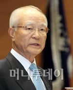 류시열 대행, 신한금융 차기회장 특정후보 지지 '파문'