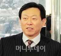 차남으로 '롯데 후계자' 등극…신동빈은 누구?