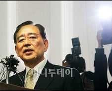 '무지명 무용공' 한동우 신한회장 내정자 누구?