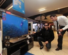 사르코지가 엄지를 세웠다 “삼성, No.1”