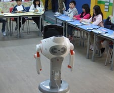 '로보샘' 영어수업 귀에 쏙쏙, 주가도 '쑥쑥' 기대