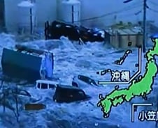 [동영상]日 대지진 '쓰나미 잠겨 떠다니는 자동차'