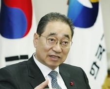 "절박했던 일본, 우리에게 고마워한다"
