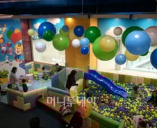 아가 전용 테마파크 '뽀로로'에 동네가 들썩 