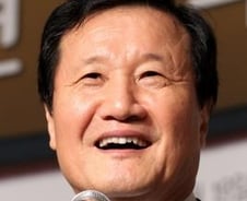 '짐 내려놓는' 윤증현···그가 있어 위기극복 가능했다