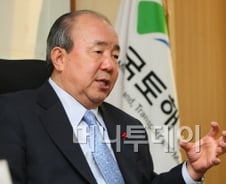 鄭국토 "LH 이전문제 해결 후 퇴임하겠다"