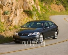 [시승기]일단 타면 내리기 싫다 '렉서스 GS350'