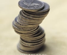 '신의 직장' 금융공기업도 벌벌 떠는 대학등록금