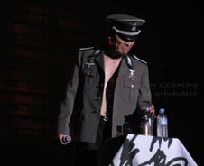 임재범, 콘서트서 나치복장 논란 "풍자 퍼포먼스"