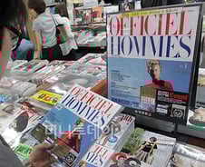 [사진]'로피시엘 옴므' 로지 헌팅턴 휘틀리 반라화보