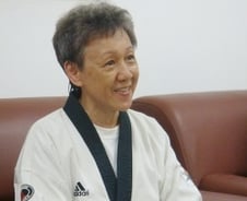 '검은띠' 수녀 "하느님의 전사가 태권도 잘해야죠"