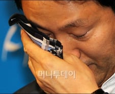 눈물 울컥..오세훈 "주민투표 결과에 시장직 걸겠다" 