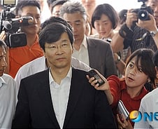 곽노현 '35억 딜레마'···기소전 사퇴하면 반환안해