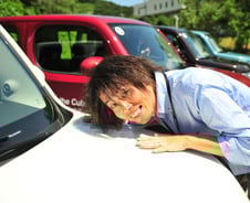 [시승기]2000만원대 수입차 '큐브', "생각보다 크고 넓네~"