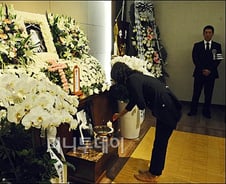 [사진]故 최동원 빈소 찾은 조문객들