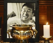 '불세출' 故최동원 빈소 찾은 이광환 감독