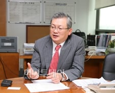 "글로벌 IB 우투, 증자는 주가에도 플러스"