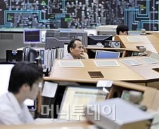 "또 정전?" 아찔한 순간 넘긴 전력당국   