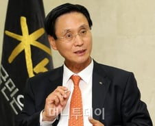 국민銀 행장 "위기대처로 톱뱅크 도약"
