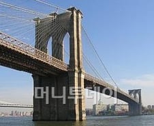 '월가 점령' 시위, 브루클린 다리서 700명 연행