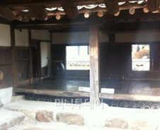 국립민속박물관 '경복궁내 술판' 물의