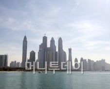 "반나절만에 깨진 두바이 황홀경"…아직 어둠이..