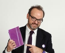 "창의적인 한국에 즐거운 뉴스 전하러 왔어요"