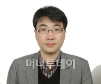 [기자수첩]무역 1조 달러의 우울한 이면 