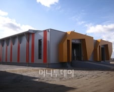 세계 자원전쟁 뇌관 '흰색가루', 군산에 비축한다