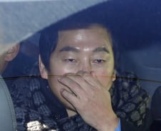 유죄 확정으로 위기 맞은 '나꼼수' 정봉주는?