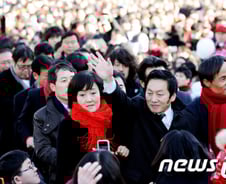 '아이돌 콘서트장' 같았던 '정봉주 송별식'