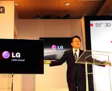 [CES]LG전자 "3D TV 대형화로 승부할 것"