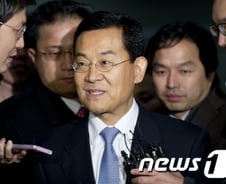 고승덕 "박희태 대표가 당선된 전대 때 일 맞다"…11시간 조사후 귀가