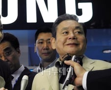 [문답]"상상력·창의력 활용해 힘있게 나아가자"