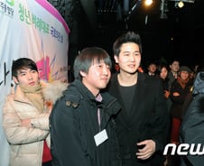 [단독]민주통합당 락 파티장 온 새누리당 이준석 