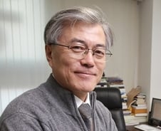 '7000원 이발' 어울리는 문재인, "최고 약점은…"