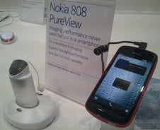 "오~" 성능보다 감성 건드린 '엑스페리아U'