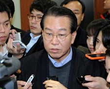 권영세 "전 공천과 다르다는 것, 이재오 전 대표가 잘 알것"