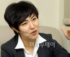 '남자의 영역'에 우뚝 선 마에스트라