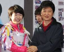 野 거물 vs 與 루키···예측불가 낙동강 '혈전'