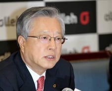 [주총현장]이석채 KT 회장 연임 확정(상보)