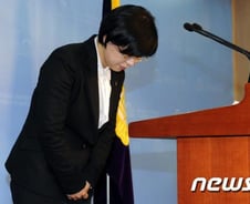 이정희 "재경선 하겠다"...'통 큰 결단 vs 낮은 꼼수' 논란