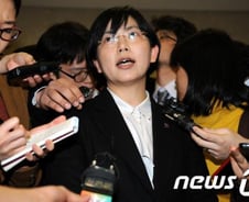 이정희 정면돌파 "재경선이 우선…용퇴는 없다"